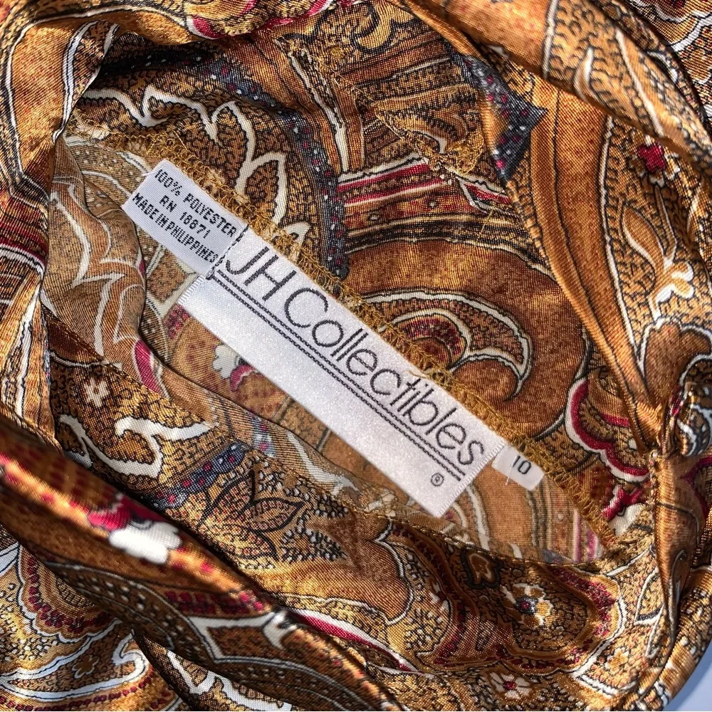 v i n t a g e :: Flowy High Neck Paisley Satin Blouse - Picture 5 of 11